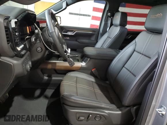 ✅ 2025 Chevrolet Silverado 1500 • VIN: 2GCUKJED2S1143083 • Лот: 51481295. Опубликован ранее на Copart с пробегом 4 305 миль. Бесплатный доступ к архиву аукционных продаж из США и подробный отчёт об истории автомобиля на DreamBid. Изображение 7.