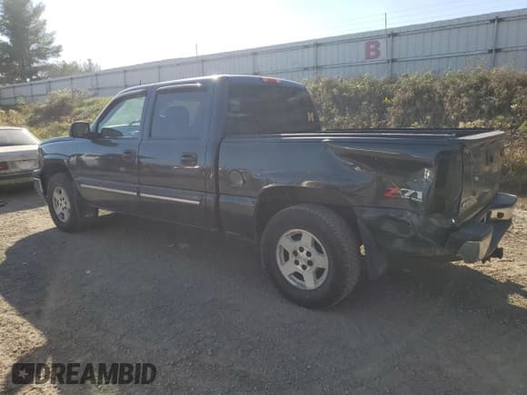 ✅ 2005 Chevrolet Silverado 1500 Z71 • VIN: 2GCEK13T751305874 • Лот: 76811054. Опубликован ранее на Copart с пробегом 241 561 миль. Бесплатный доступ к архиву аукционных продаж из США и подробный отчёт об истории автомобиля на DreamBid. Изображение 2.