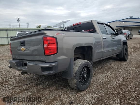 ✅ 2017 Chevrolet Silverado 1500 LT • VIN: 1GCVKREC0HZ265435 • Лот: 71973704. Опубликован ранее на Copart с пробегом 88 903 миль. Бесплатный доступ к архиву аукционных продаж из США и подробный отчёт об истории автомобиля на DreamBid. Изображение 3.