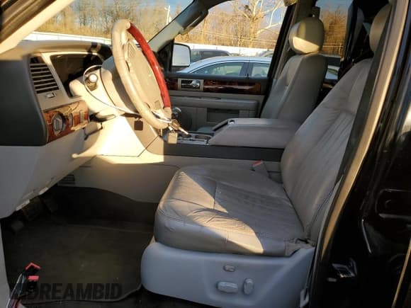 ✅ 2006 Lincoln Navigator Luxury • VIN: 5LMFU27566LJ04603 • Lot: 85256474. Listed on Copart with 108,340 mi. Free auction sales archive from the USA and detailed vehicle history report at DreamBid. Image 7.