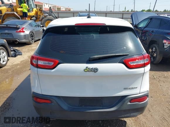 ✅ 2015 Jeep Cherokee Sport • VIN: 1C4PJLAB4FW535853 • Lot: 42209978. Wystawiony na IAAI z przebiegiem 155 336 mil. Bezpłatny archiwum sprzedaży aukcyjnych z USA i szczegółowy raport historii pojazdu na DreamBid. Zdjęcie 16.