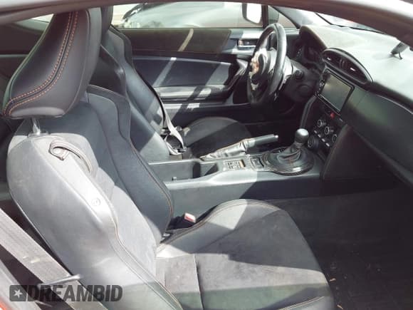 ✅ 2017 Toyota 86 • VIN: JF1ZNAA15H8707491 • Lot: 42248416. Wystawiony na IAAI z przebiegiem 51 341 mil. Bezpłatny archiwum sprzedaży aukcyjnych z USA i szczegółowy raport historii pojazdu na DreamBid. Zdjęcie 5.