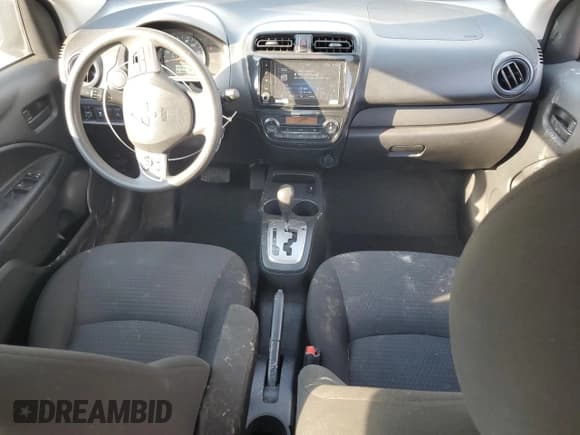 ✅ 2024 Mitsubishi Mirage ES • VIN: ML32FUFJ4RHF14825 • Lot: 70190645. Wystawiony na Copart z przebiegiem 6 814 mil. Bezpłatny archiwum sprzedaży aukcyjnych z USA i szczegółowy raport historii pojazdu na DreamBid. Zdjęcie 8.