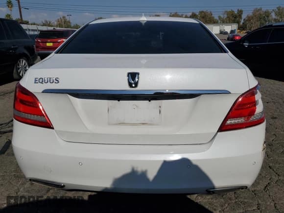✅ 2015 Hyundai Equus Signature • VIN: KMHGH4JHXFU094453 • Lot: 84204765. Listed on Copart with 133,372 mi. Free auction sales archive from the USA and detailed vehicle history report at DreamBid. Image 6.