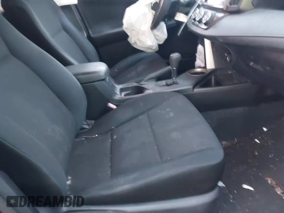 ✅ 2014 Toyota RAV4 LE • VIN: 2T3ZFREV7EW089048 • Lot: 43637905. Listed on IAAI with 181,769 mi. Free auction sales archive from the USA and detailed vehicle history report at DreamBid. Image 5.