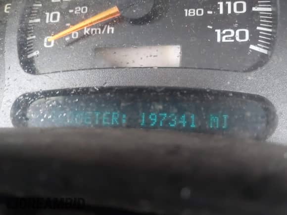 2004 Chevrolet Silverado 1500 z VIN 1GCEC14X44Z279609, wystawiony jako IAAI lot #42323393 z przebiegiem 197 341 mil mil oraz . Historia ofert i sprzedaży dostępna na DreamBid. Obrazek 7.