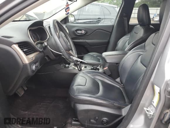 ✅ 2017 Jeep Cherokee Limited • VIN: 1C4PJMDS2HW504590 • Lot: 57287625. Wystawiony na Copart z przebiegiem 119 502 mil. Bezpłatny archiwum sprzedaży aukcyjnych z USA i szczegółowy raport historii pojazdu na DreamBid. Zdjęcie 7.