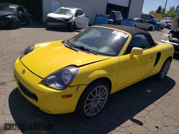 ✅ 2000 Toyota MR2 • VIN: JTDFR3200Y0014930 • Лот: 67971775. Опубликован ранее на Copart с пробегом 94 012 миль. Бесплатный доступ к архиву аукционных продаж из США и подробный отчёт об истории автомобиля на DreamBid. Изображение 1.