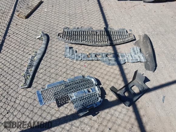 ✅ 2014 Ram 1500 Longhorn • VIN: 1C6RR6PT8ES114623 • Lot: 43451835. Listed on IAAI with 210,453 mi. Free auction sales archive from the USA and detailed vehicle history report at DreamBid. Image 12.