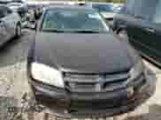 2010 Dodge Avenger R/T z VIN 1B3CC5FB3AN138910, wystawiony jako Copart lot #62747404 z przebiegiem 211 517 mil mil oraz Czysty tytuł • Clean title. Historia ofert i sprzedaży dostępna na DreamBid. Obrazek 5.