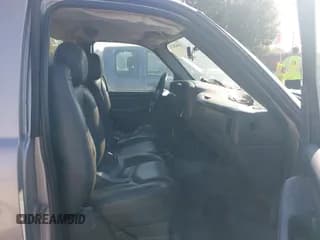 ✅ 2006 Chevrolet Silverado 1500 Work Truck • VIN: 3GCEC14X46G247715 • Lot: 43442674. Wystawiony na IAAI z przebiegiem 31 101 mil. Bezpłatny archiwum sprzedaży aukcyjnych z USA i szczegółowy raport historii pojazdu na DreamBid. Zdjęcie 5.