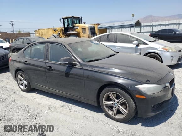 ✅ 2013 BMW 3 Series 328i xDrive • VIN: WBA3B5C50DF596691 • Лот: 68050855. Опубликован ранее на Copart с пробегом 159 728 миль. Бесплатный доступ к архиву аукционных продаж из США и подробный отчёт об истории автомобиля на DreamBid. Изображение 4.