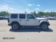 ✅ 2018 Jeep Wrangler Unlimited Sahara • VIN: 1C4HJXEN9JW223861 • Лот: 42266585. Опубликован ранее на IAAI с пробегом 64 036 миль. Бесплатный доступ к архиву аукционных продаж из США и подробный отчёт об истории автомобиля на DreamBid. Изображение 13.