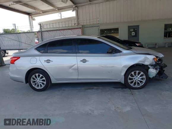 ✅ 2017 Nissan Sentra SL • VIN: 3N1AB7AP1HY367030 • Lot: 42211345. Wystawiony na IAAI z przebiegiem 119 166 mil. Bezpłatny archiwum sprzedaży aukcyjnych z USA i szczegółowy raport historii pojazdu na DreamBid. Zdjęcie 14.