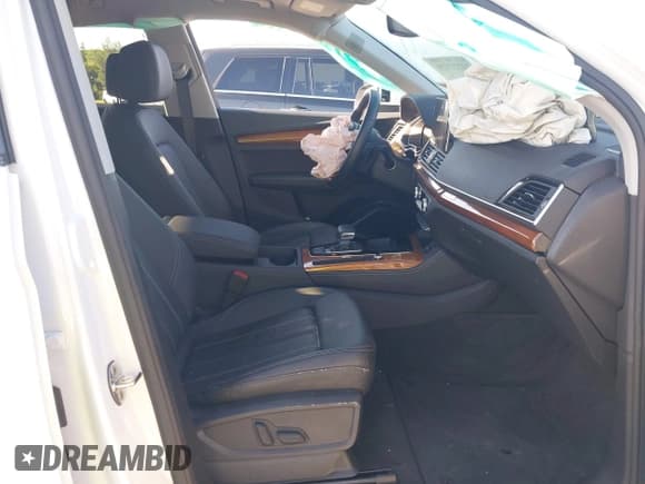 ✅ 2025 Audi Q5 Premium Plus • VIN: WA1BBAFY4S2026494 • Lot: 43227329. Listed on IAAI with Not provided. Free auction sales archive from the USA and detailed vehicle history report at DreamBid. Image 5.