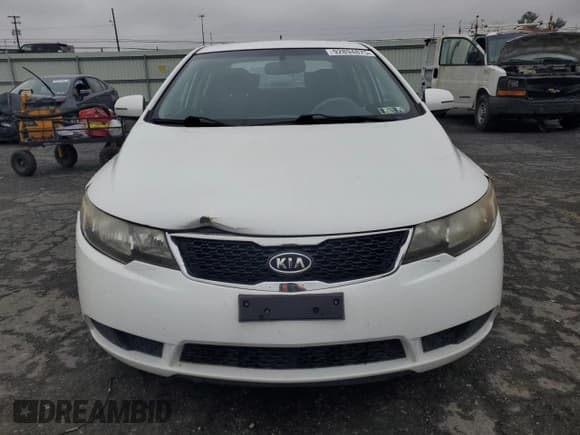 ✅ 2013 Kia Forte EX • VIN: KNAFU4A25D5671305 • Lot: 92894875. Wystawiony na Copart z przebiegiem 79 805 mil. Bezpłatny archiwum sprzedaży aukcyjnych z USA i szczegółowy raport historii pojazdu na DreamBid. Zdjęcie 5.