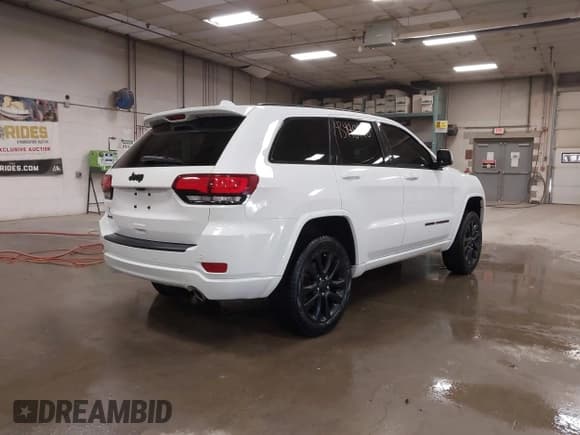 ✅ 2019 Jeep Grand Cherokee Altitude • VIN: 1C4RJFAG3KC838270 • Lot: 43490196. Wystawiony na IAAI z przebiegiem 87 496 mil. Bezpłatny archiwum sprzedaży aukcyjnych z USA i szczegółowy raport historii pojazdu na DreamBid. Zdjęcie 4.