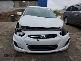 ✅ 2017 Hyundai Accent SE • VIN: KMHCT4AE8HU358405 • Lot: 35952113. Wystawiony na Copart z przebiegiem Nie podano. Bezpłatny archiwum sprzedaży aukcyjnych z USA i szczegółowy raport historii pojazdu na DreamBid. Zdjęcie 5.