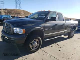 2004 Dodge 3500 SLT z VIN 3D7LU38C64G247760, wystawiony jako Copart lot #83685974 z przebiegiem 119 093 mil mil oraz Szkoda całkowita • Salvage title. Historia ofert i sprzedaży dostępna na DreamBid. Obrazek 1.
