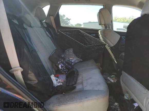 ✅ 2013 Kia Sorento LX • VIN: 5XYKTCA61DG310050 • Lot: 82224215. Listed on Copart with 172,337 mi. Free auction sales archive from the USA and detailed vehicle history report at DreamBid. Image 11.