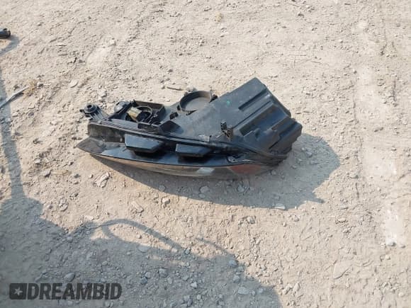 ✅ 2022 Mitsubishi Eclipse Cross SE • VIN: JA4ATWAA0NZ004195 • Lot: 42896056. Wystawiony na IAAI z przebiegiem 94 778 mil. Bezpłatny archiwum sprzedaży aukcyjnych z USA i szczegółowy raport historii pojazdu na DreamBid. Zdjęcie 12.