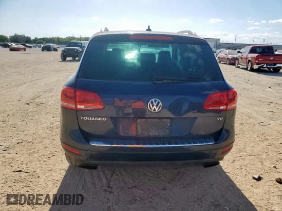 ✅ 2014 Volkswagen Touareg Sport • VIN: WVGEF9BP9ED012274 • Lot: 70407955. Listed on Copart with 89,415 mi. Free auction sales archive from the USA and detailed vehicle history report at DreamBid. Image 6.