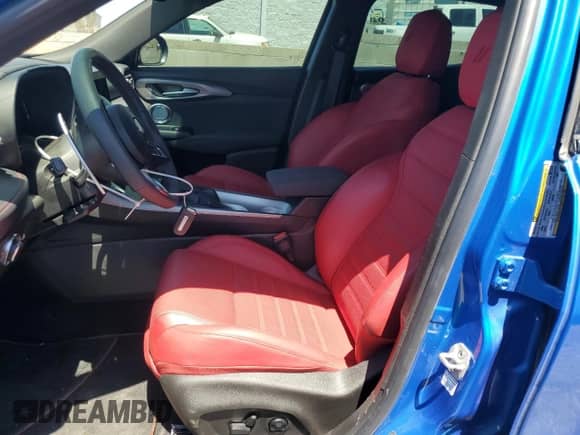 2024 Dodge Hornet R/T Plus z VIN ZACPDFDW2R3A25095, wystawiony jako Copart lot #54047445 z przebiegiem 5 090 mil mil oraz Szkoda całkowita • Salvage title. Historia ofert i sprzedaży dostępna na DreamBid. Obrazek 7.