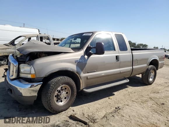 ✅ 2002 Ford F-250 XL • VIN: 1FTNX20F12EA19230 • Lot: 74044634. Listed on Copart with 392,488 mi. Free auction sales archive from the USA and detailed vehicle history report at DreamBid. Image 1.