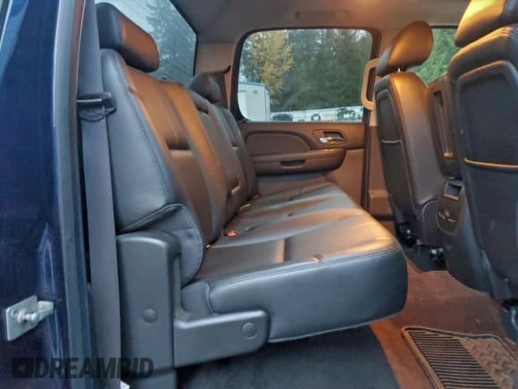 ✅ 2012 Chevrolet Silverado 1500 LTZ • VIN: 3GCPKTE72CG207327 • Lot: 95445295. Wystawiony na Copart z przebiegiem 144 552 mil. Bezpłatny archiwum sprzedaży aukcyjnych z USA i szczegółowy raport historii pojazdu na DreamBid. Zdjęcie 10.