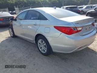 2012 Hyundai Sonata GLS z VIN 5NPEB4AC2CH345876, wystawiony jako IAAI lot #43324313 z przebiegiem 183 247 mil mil oraz . Historia ofert i sprzedaży dostępna na DreamBid. Obrazek 3.