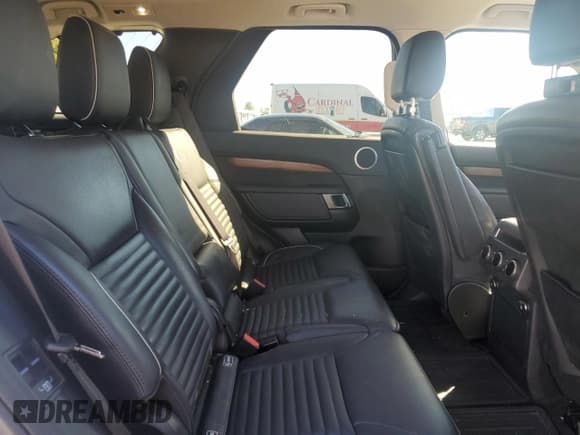 ✅ 2018 Land Rover Discovery HSE • VIN: SALRR2RK5JA048479 • Lot: 90110235. Wystawiony na Copart z przebiegiem 133 612 mil. Bezpłatny archiwum sprzedaży aukcyjnych z USA i szczegółowy raport historii pojazdu na DreamBid. Zdjęcie 11.