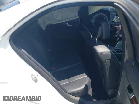 ✅ 2014 Mercedes-Benz C 250 Sport • VIN: WDDGF4HBXER301779 • Lot: 42608675. Listed on IAAI with 135,338 mi. Free auction sales archive from the USA and detailed vehicle history report at DreamBid. Image 8.