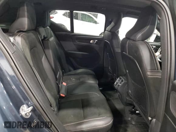 ✅ 2022 Volvo XC40 R-Design • VIN: YV4162UM3N2732255 • Lot: 90449325. Listed on Copart with 29,582 mi. Free auction sales archive from the USA and detailed vehicle history report at DreamBid. Image 11.