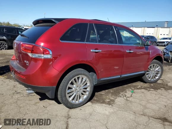 ✅ 2015 Lincoln MKX • VIN: 2LMDJ8JK6FBL28799 • Lot: 82282545. Listed on Copart with 129,617 mi. Free auction sales archive from the USA and detailed vehicle history report at DreamBid. Image 3.
