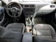 ✅ 2012 Volkswagen Jetta SE • VIN: 3VWDX7AJ8CM309114 • Lot: 82318175. Wystawiony na Copart z przebiegiem 225 823 mil. Bezpłatny archiwum sprzedaży aukcyjnych z USA i szczegółowy raport historii pojazdu na DreamBid. Zdjęcie 8.