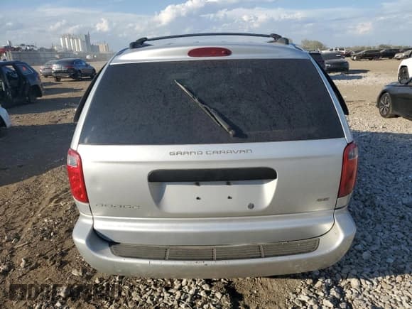 ✅ 2003 Dodge Caravan SE • VIN: 1D4GP24313B285149 • Lot: 82296405. Listed on Copart with 123,284 mi. Free auction sales archive from the USA and detailed vehicle history report at DreamBid. Image 6.