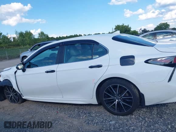 2021 Toyota Camry SE with VIN 4T1T11BK7MU024885, listed as a IAAI auction lot 43113875 with 62,020 mi miles and . Bid and sale history available at DreamBid. Image 15.