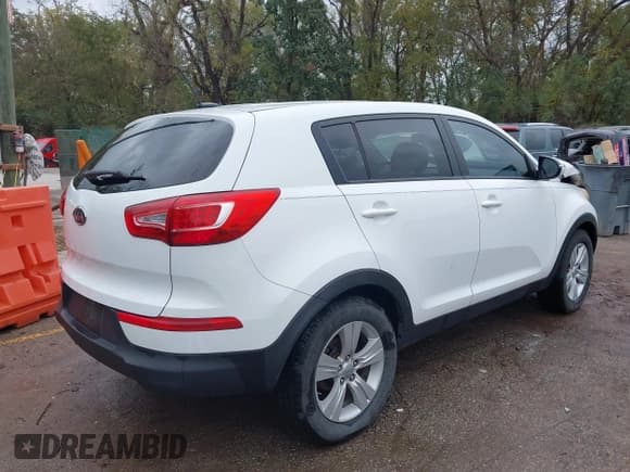 ✅ 2012 Kia Sportage LX • VIN: KNDPB3A29C7284458 • Lot: 43549931. Listed on IAAI with 88,133 mi. Free auction sales archive from the USA and detailed vehicle history report at DreamBid. Image 4.