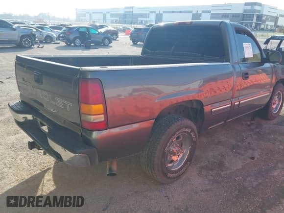✅ 2000 Chevrolet Silverado 1500 • VIN: 1GCEC14W3YZ246808 • Lot: 43504471. Listed on IAAI with Not provided. Free auction sales archive from the USA and detailed vehicle history report at DreamBid. Image 4.
