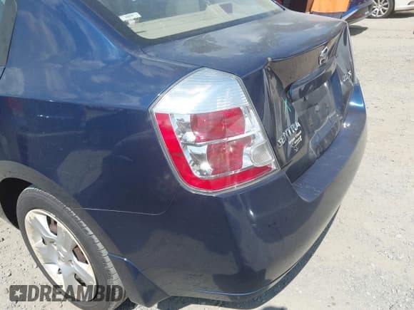 ✅ 2007 Nissan Sentra SL • VIN: 3N1AB61E67L618290 • Lot: 42693180. Wystawiony na IAAI z przebiegiem 89 800 mil. Bezpłatny archiwum sprzedaży aukcyjnych z USA i szczegółowy raport historii pojazdu na DreamBid. Zdjęcie 6.
