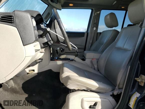 ✅ 2006 Jeep Commander Limited • VIN: 1J8HH58N16C125825 • Lot: 87485595. Listed on Copart with 134,682 mi. Free auction sales archive from the USA and detailed vehicle history report at DreamBid. Image 7.