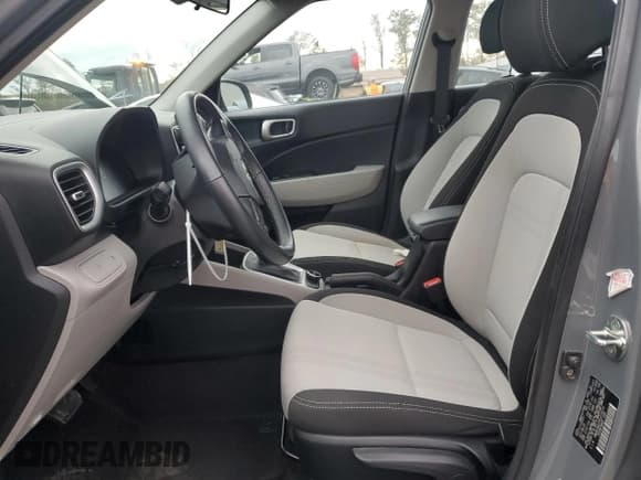 ✅ 2023 Hyundai Venue Limited • VIN: KMHRC8A37PU214214 • Lot: 79558534. Listed on Copart with 27,677 mi. Free auction sales archive from the USA and detailed vehicle history report at DreamBid. Image 7.