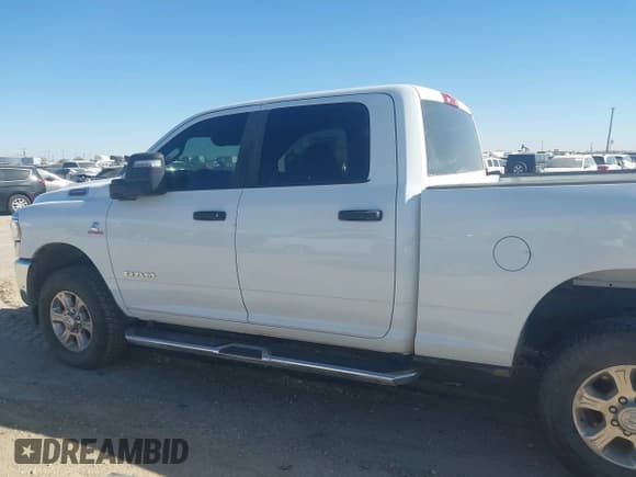 ✅ 2024 Ram 2500 Big Horn • VIN: 3C6UR5DL5RG343489 • Lot: 43901688. Listed on IAAI with 38,690 mi. Free auction sales archive from the USA and detailed vehicle history report at DreamBid. Image 13.