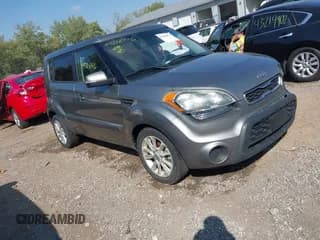 ✅ 2012 Kia Soul + • VIN: KNDJT2A68C7403696 • Lot: 43260176. Wystawiony na IAAI z przebiegiem 175 161 mil. Bezpłatny archiwum sprzedaży aukcyjnych z USA i szczegółowy raport historii pojazdu na DreamBid. Zdjęcie 1.