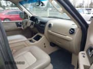 ✅ 2005 Ford Expedition Eddie Bauer • VIN: 1FMPU18535LA72174 • Lot: 41967596. Listed on IAAI with 232,312 mi. Free auction sales archive from the USA and detailed vehicle history report at DreamBid. Image 5.