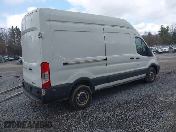 ✅ 2017 Ford Transit • VIN: 1FTBW2XM7HKA19849 • Lot: 41929570. Wystawiony na IAAI z przebiegiem 163 907 mil. Bezpłatny archiwum sprzedaży aukcyjnych z USA i szczegółowy raport historii pojazdu na DreamBid. Zdjęcie 4.