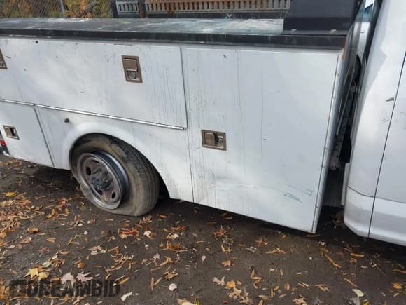 ✅ 2017 Ford F-350 • VIN: 1FD7W3AT4HEC95024 • Lot: 43682999. Listed on IAAI with 131,581 mi. Free auction sales archive from the USA and detailed vehicle history report at DreamBid. Image 17.