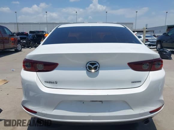 ✅ 2019 Mazda 3 Select • VIN: 3MZBPAALXKM112322 • Lot: 42438115. Listed on IAAI with 89,138 mi. Free auction sales archive from the USA and detailed vehicle history report at DreamBid. Image 17.