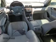 ✅ 2001 Mercedes-Benz C 230/260/280/320 • VIN: WDBRF61J01F089548 • Lot: 58216075. Wystawiony na Copart z przebiegiem Nie podano. Bezpłatny archiwum sprzedaży aukcyjnych z USA i szczegółowy raport historii pojazdu na DreamBid. Zdjęcie 8.