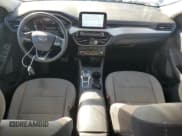 ✅ 2021 Ford Escape SE • VIN: 1FMCU0G60MUA62469 • Lot: 89477025. Wystawiony na Copart z przebiegiem 80 014 mil. Bezpłatny archiwum sprzedaży aukcyjnych z USA i szczegółowy raport historii pojazdu na DreamBid. Zdjęcie 8.